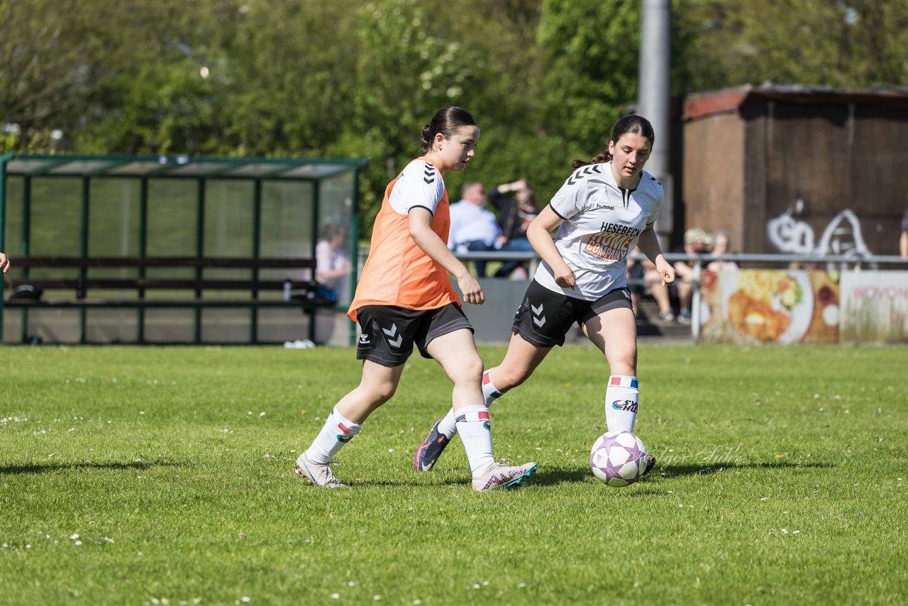 Bild 98 - wBJ SV Henstedt Ulzburg - FSG Oldendorf Itzehoe : Ergebnis: 6:3